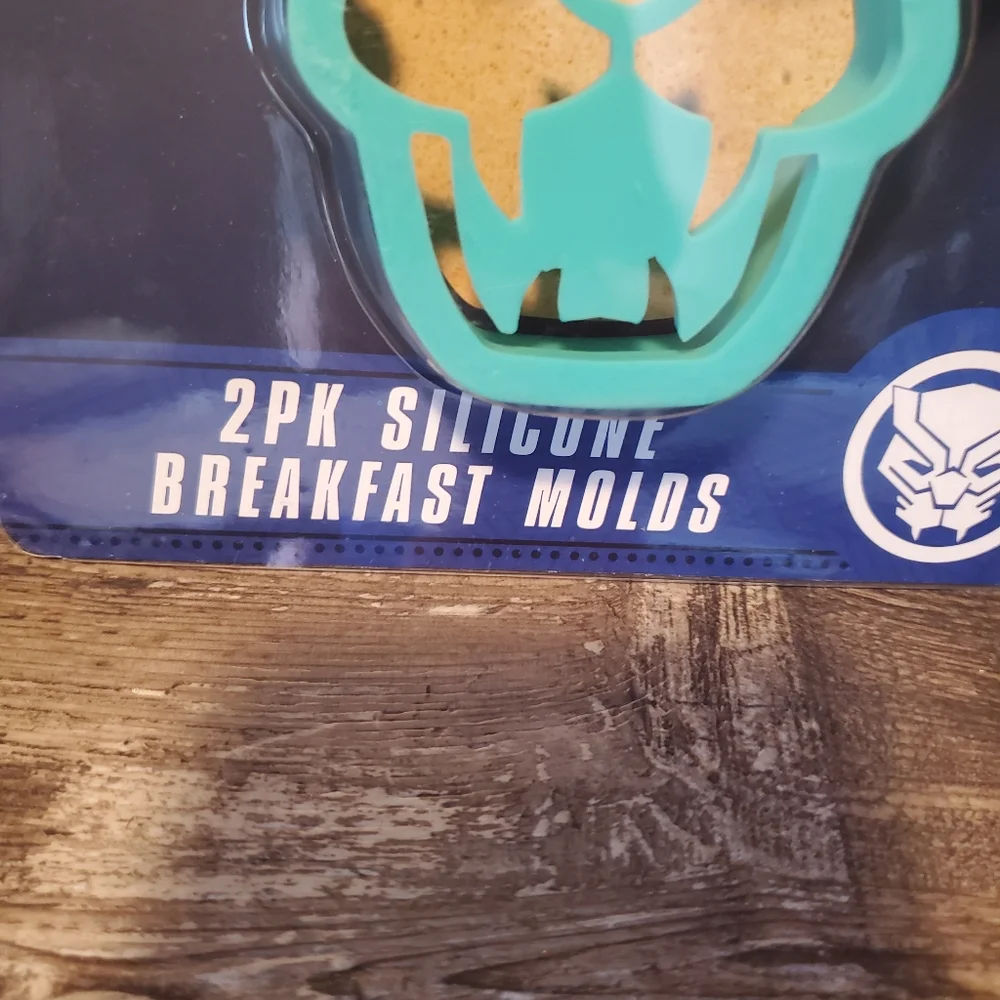 MARVEL Wakanda Forever 2pk Silicone Breakfast Molds New Pancake‎ Cookies